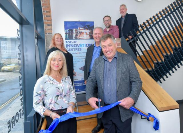 August 5th, Acceleration Through Innovation 2 (ATI2) celebrated opening its ninth Pop-Up Innovation Centre at the Plantation Store in Hayle.  The Mayor of Hayle, Steve Benney, cut the ribbon